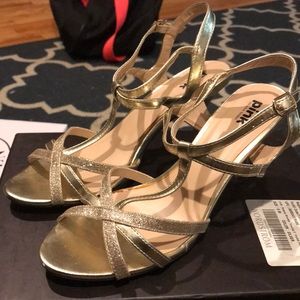 Gold glitter pumps